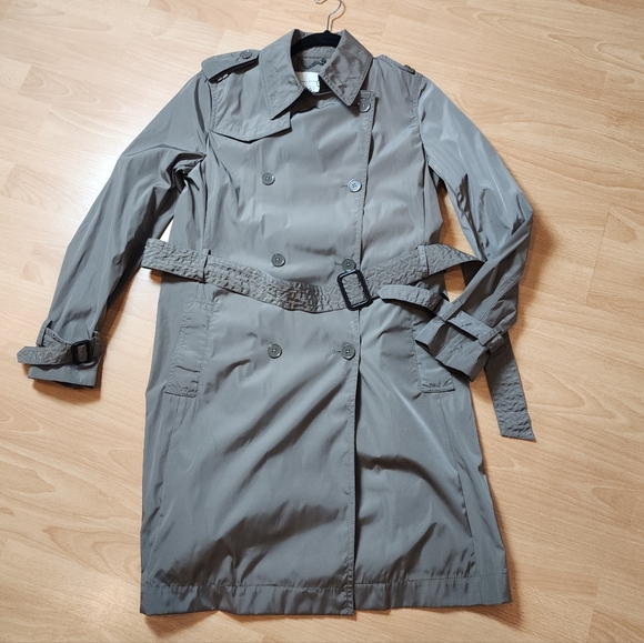 Banana Republic Beige Nylon Double Breasted Belted Trench Coat Size Medium - Picture 3 of 16